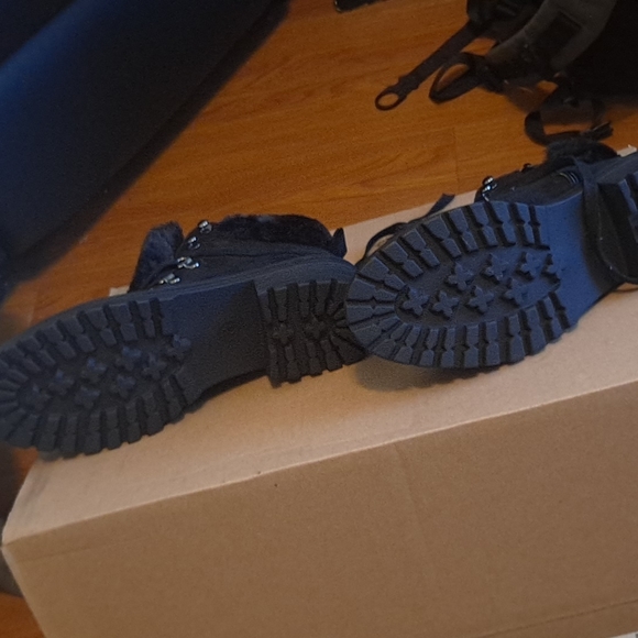 Fall/winter boots - Picture 2 of 2